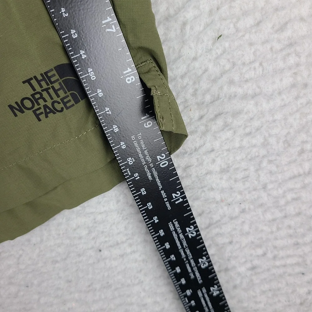 The North Face Shorts Mens Large Olive Green Running Hiking Training Activewear